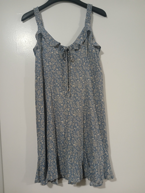 American Eagle Outfitters Dresses & Skirts - American Eagle Outfitters Blue Floral Ruffle Sundress
